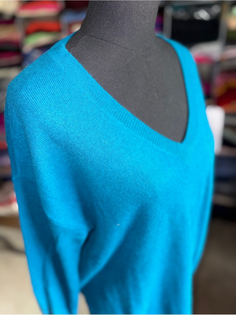 V-Neck Women’s Cashmere Sweater in Bright Teal